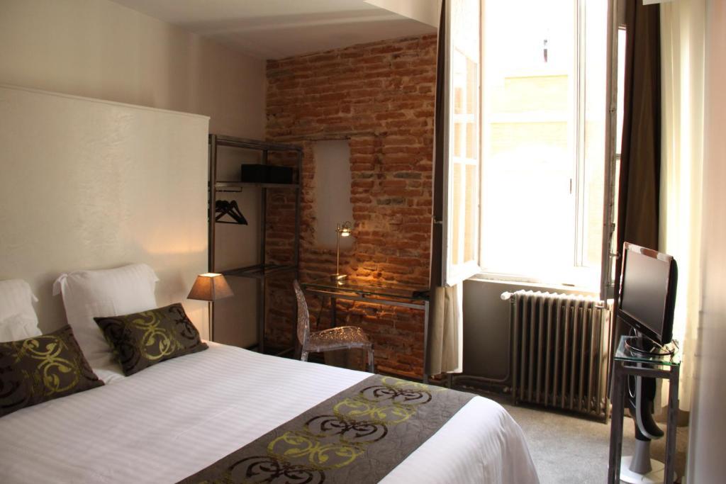 Hotel Des Arts Toulouse Room photo